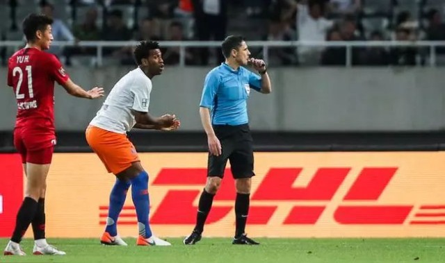  罗马客场遭遇门线悬案VAR判定引发争议  