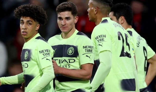  哈兰德戴帽创纪录，曼城五球横扫伯恩茅斯  